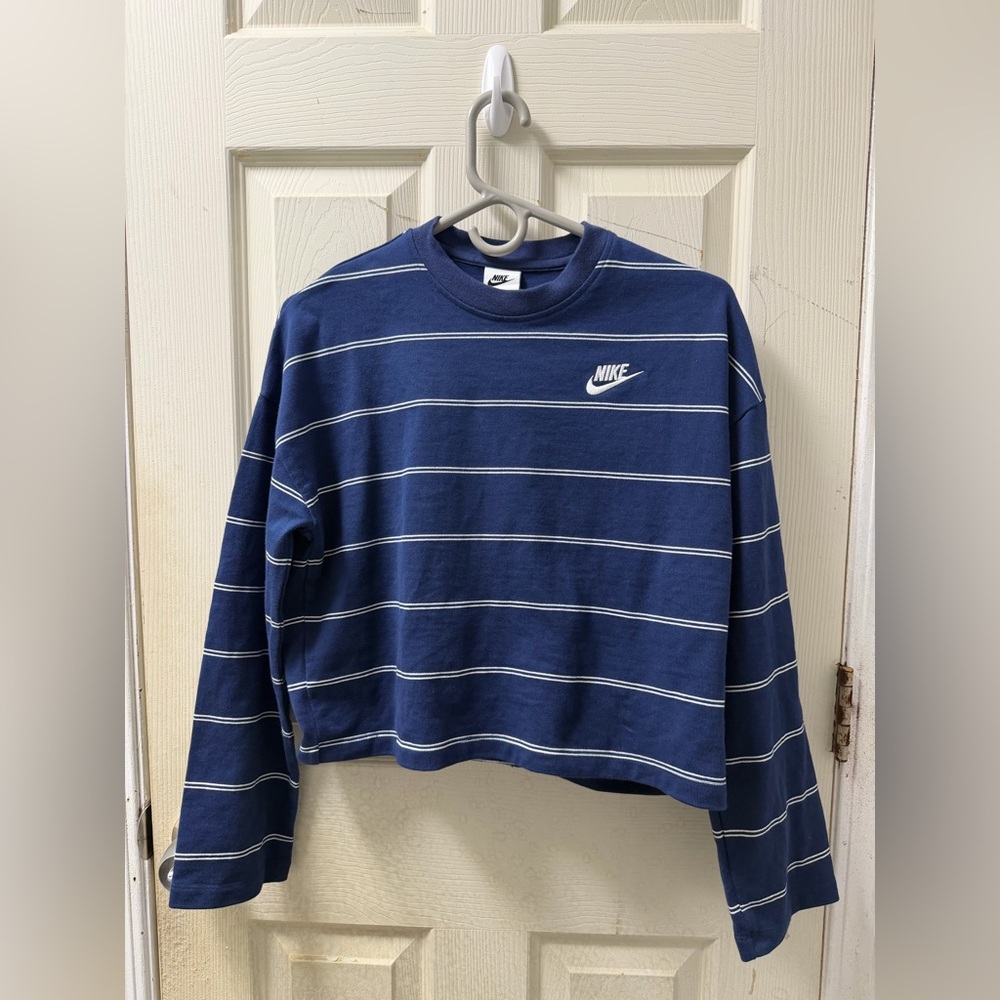 💙 Nike Sportswear Striped Oversized Crop Wide Sleeve Top